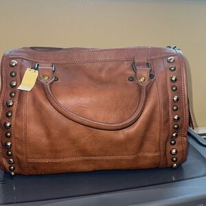 BRAND NEW EXPRESS BAG VINTAGE FOR SALE COMES WITH CROSSBODY POUCH